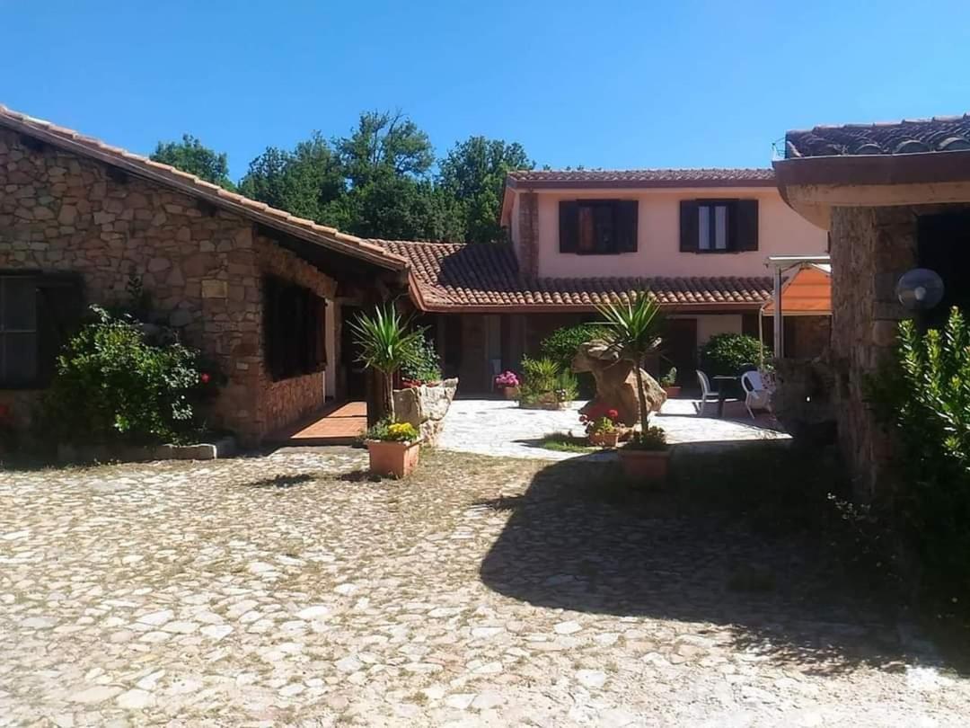 Hotel Il Nido Dell'Aquila Villanova Strisaili ภายนอก รูปภาพ